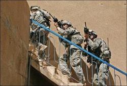 Etats-Unis : 900 milliards de dollars de dépenses militaires Etats-Unis : 900 milliards de dollars de dépenses militaires
