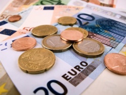 56 % des Français utilisent leur épargne pour finir le mois