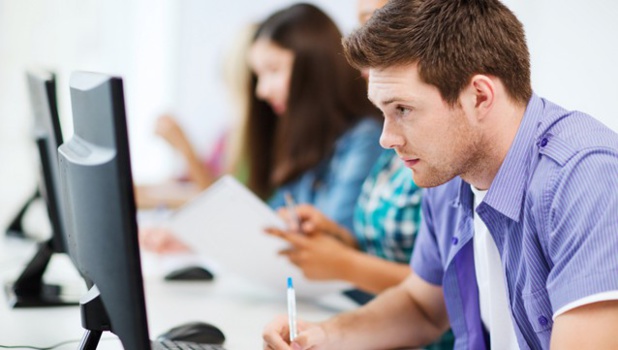 9 530 euros de ressources annuelles pour les jeunes de 18 à 24 ans 9 530 euros de ressources annuelles pour les jeunes de 18 à 24 ans