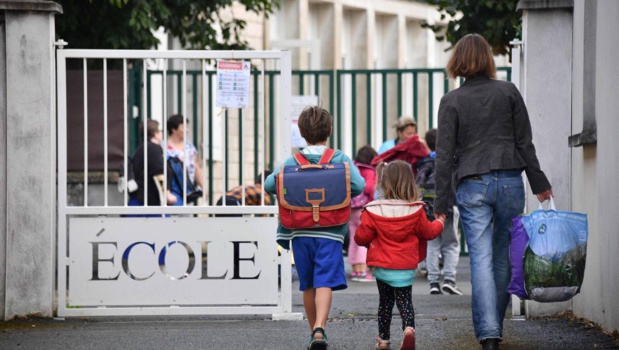 61 % des Français n'accompagnent pas leur enfant pour le premier jour d'école 61 % des Français n'accompagnent pas leur enfant pour le premier jour d'école