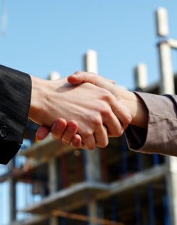 Crédit : poignée de main par shutterstock Crédit : poignée de main par shutterstock